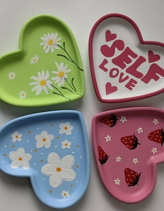 Create & Quiz Galentine’s Party: Hand-paint your own heart-shaped jewellery trinket while winning prizes!