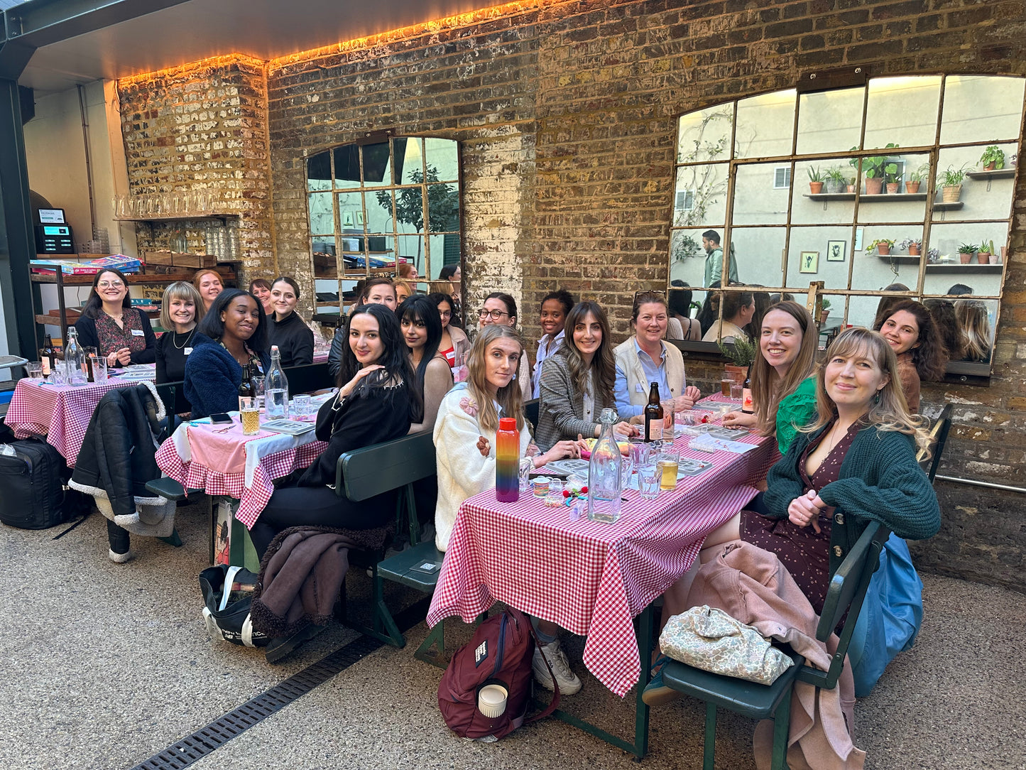 Hand-paint your own glamorous beauty bag, sip and meet like-minded gals!