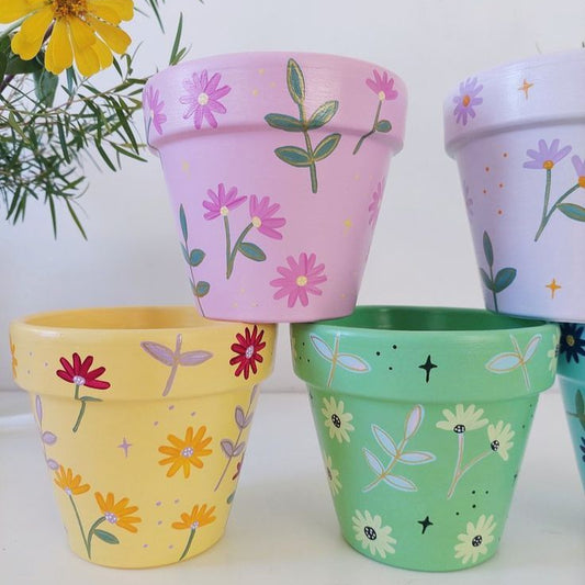 EASTER CREATE & QUIZ NIGHT: Hand painted terracotta vase, sip and chat!