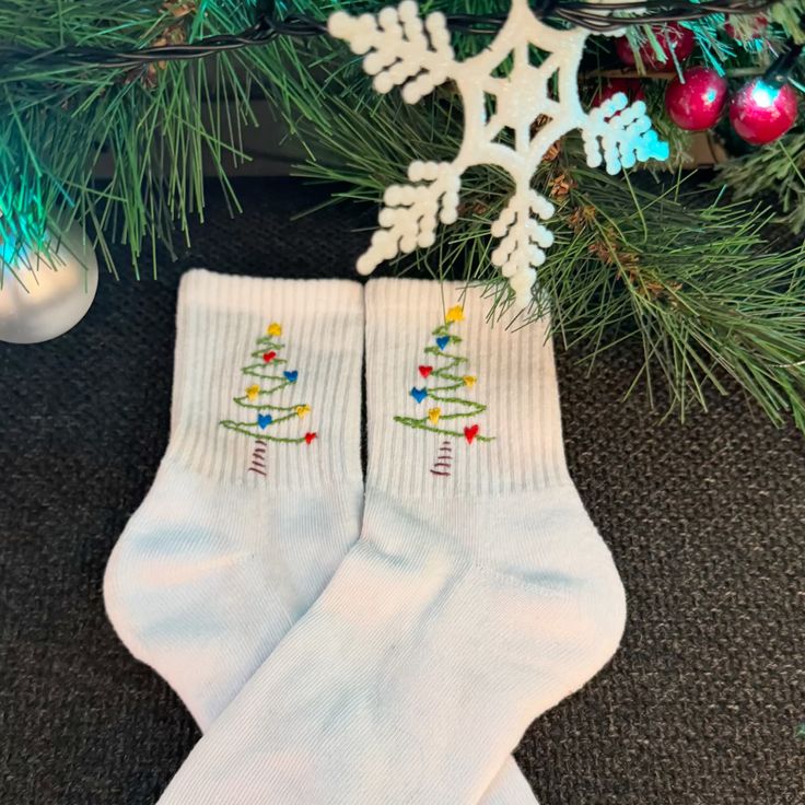 Embroider your own Xmas Socks, sip & meet new friends!
