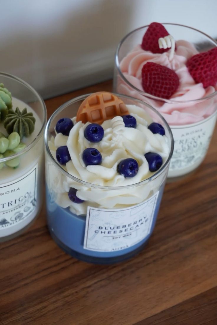 Make your own cheesecake candle, sip and meet new friends!