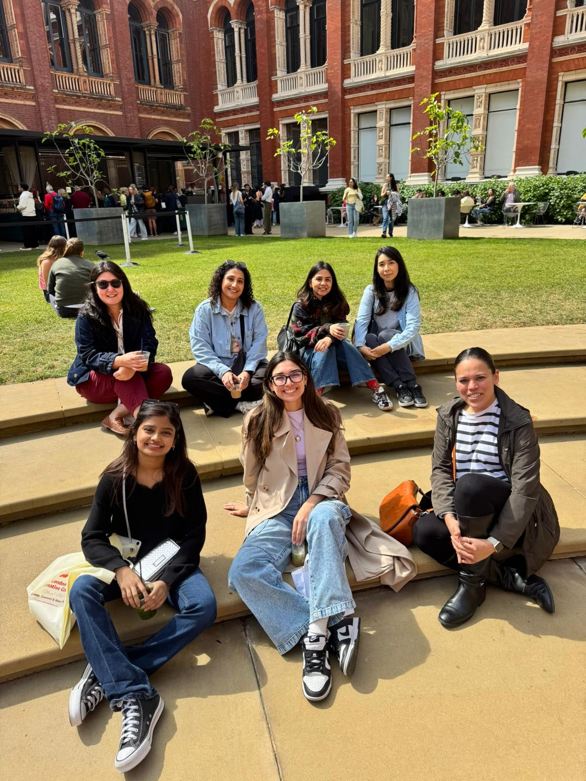 🎨 Creative Escape: Natual History Museum Modern, Coffee, Goodie Bags & Stroll ☕🌊