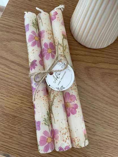 Design your own Pressed Flowers Candles, sip and make new friends! 🎀✨