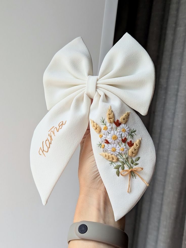 Embroider your own hair accessory, sip & meet new friends!