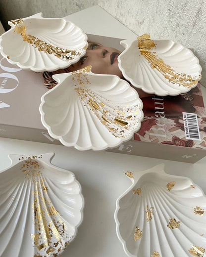 Hand-paint your own jewellery dish, sip & chat