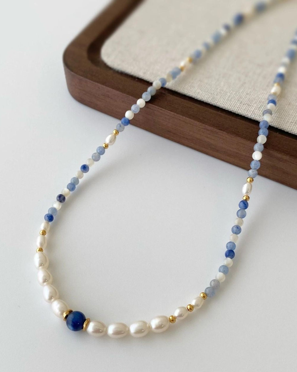 Design your own necklace/bracelet/anklet and meet like-minded friends!