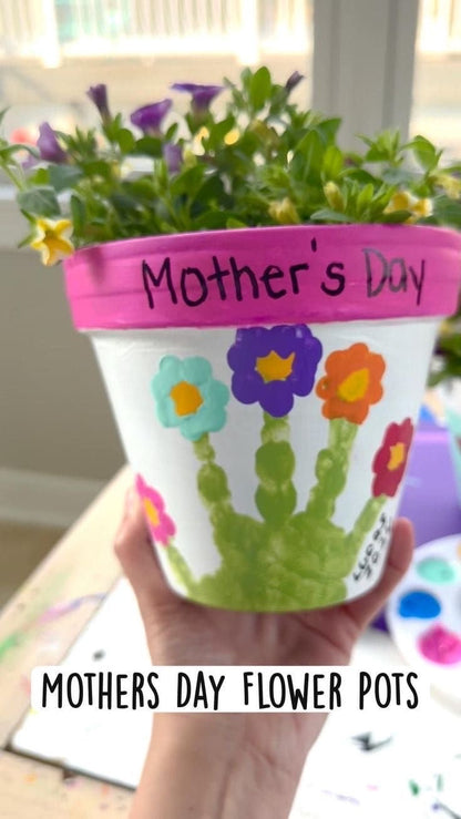 🌸 Mother’s Day Babies & Paint - Decorate a beautiful flower pot with your baby's fingerprints, sip & meet other mums and their little ones!