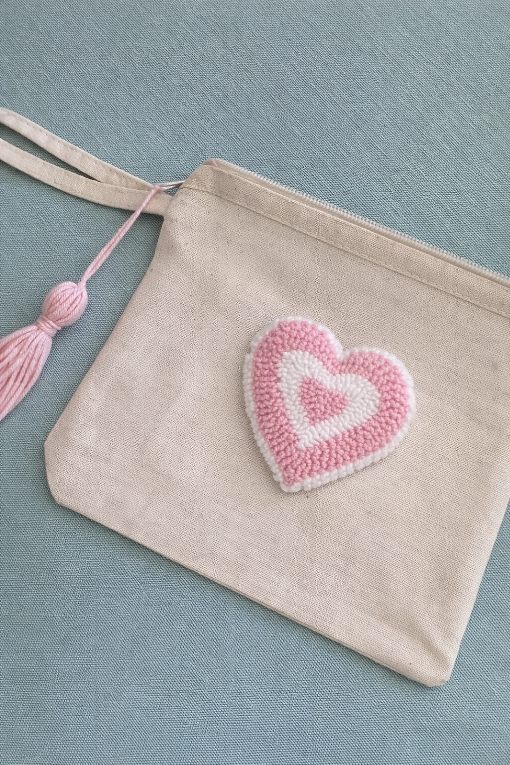 Make The Cutest Punch Needle Beauty Bag & have fun with us!