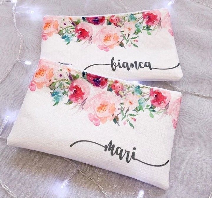 Hand-paint your own glamorous beauty bag, sip and meet like-minded gals!