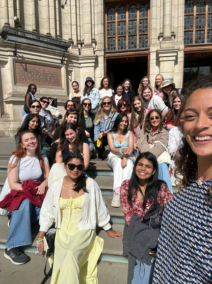 🎨 Gals Escape: Xmas lights , Xmas markets, Goodie bags & Stroll  🎁✨