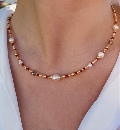 Design your own necklace/bracelet/anklet and meet like-minded friends!