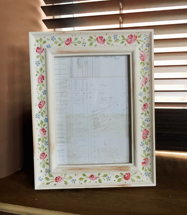 🌸 Mother’s Day Special – Create Your Own Hand-Painted Frame, Sip & Chat!