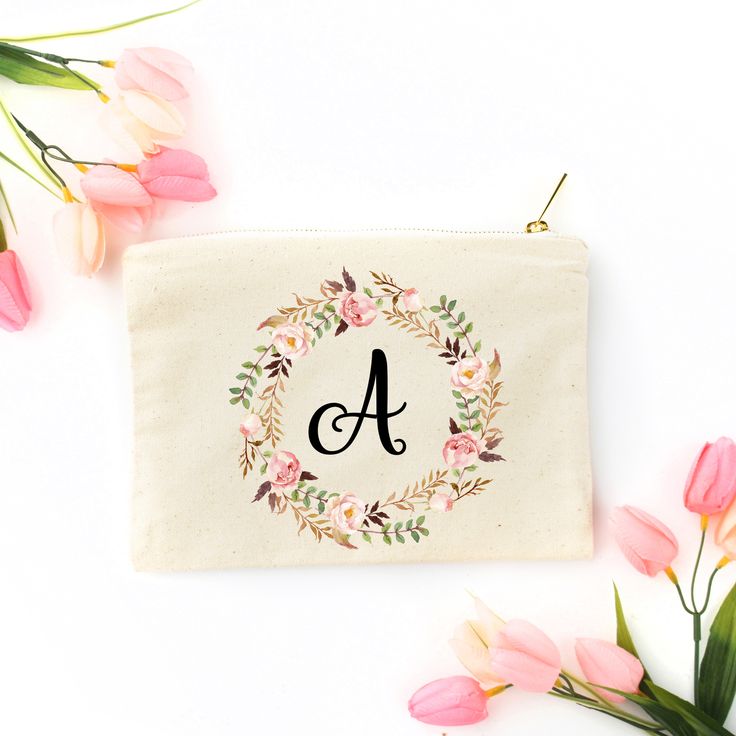 Hand-paint your own glamorous beauty bag, sip and meet like-minded gals!