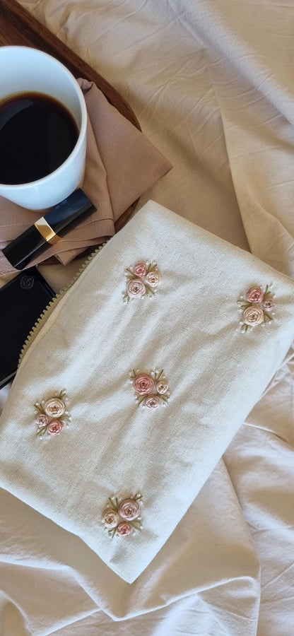 Embroider your own beauty bag, sip & meet new friends!
