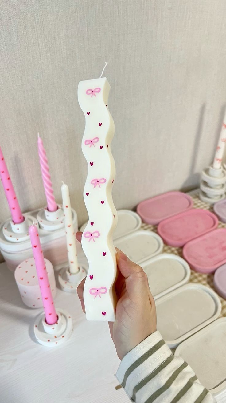 Make & Paint: make your own candle from scratch & have fun painting it! ✨