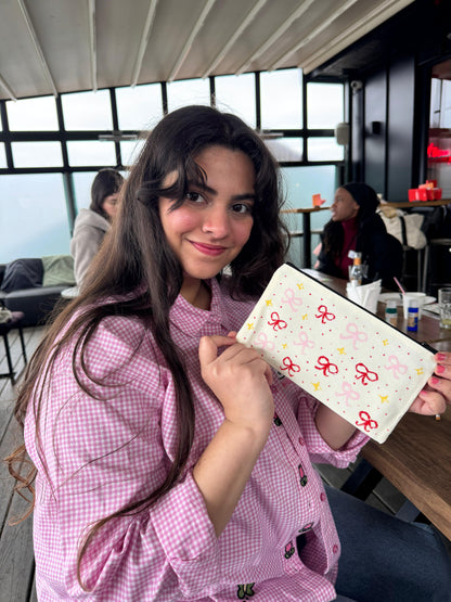 Beauty Special: Hand-paint your own glamorous beauty bag & get the cutest beauty gifts from Truyu!