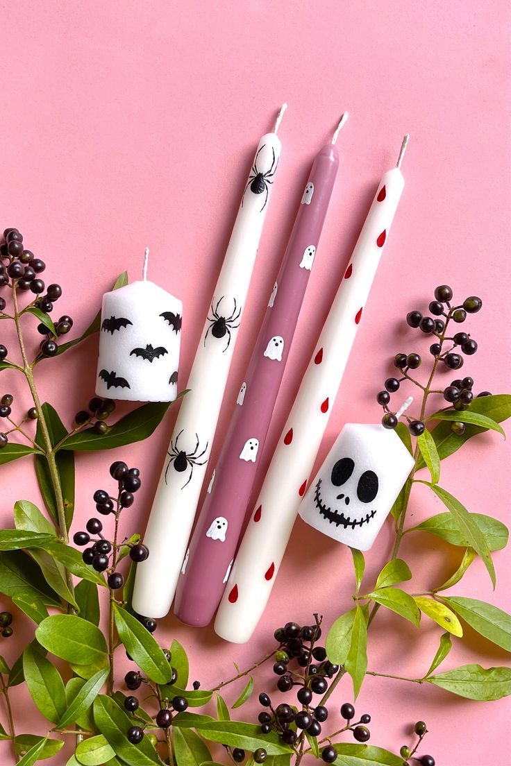 HALLOWEEN PARTY 👻🎃🎉: Candle painting and plenty of spooky surprises for a super fun night!