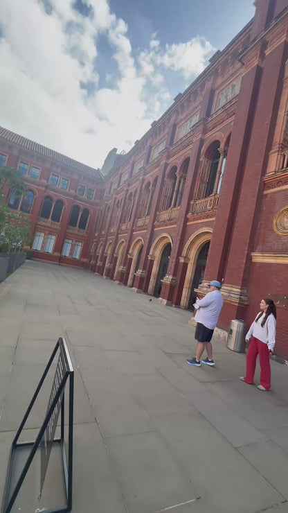 🎨 Gals Escape: Xmas lights , Xmas markets, Goodie bags & Stroll  🎁✨